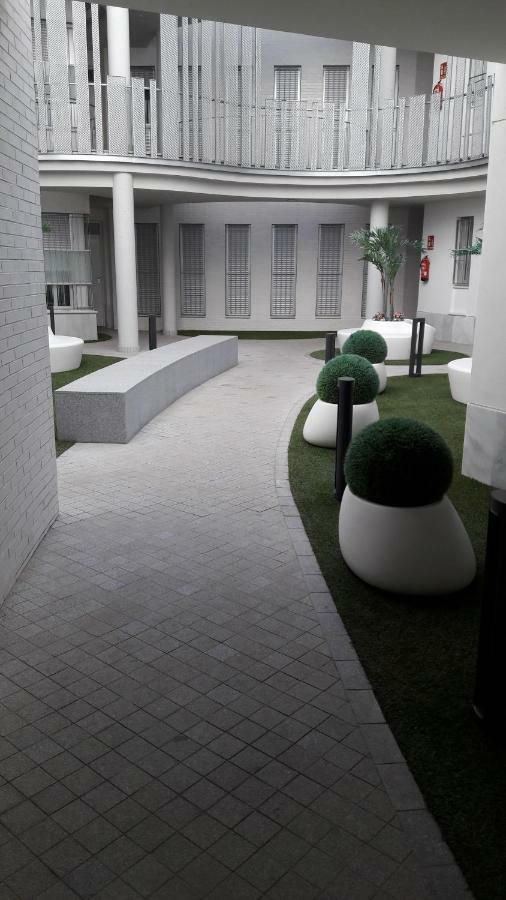 Rastro Jardines De Murillo, By Homing U Севилья Экстерьер фото